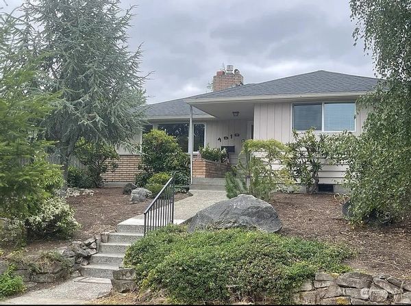 Cozy Tacoma Home