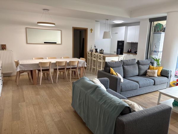 Natalia, Manuel y familia's house