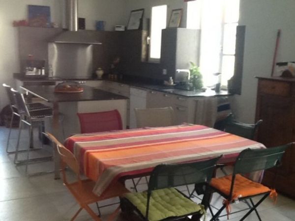 Maison de caractère dans un petit village du sud de la France baigné de soleil