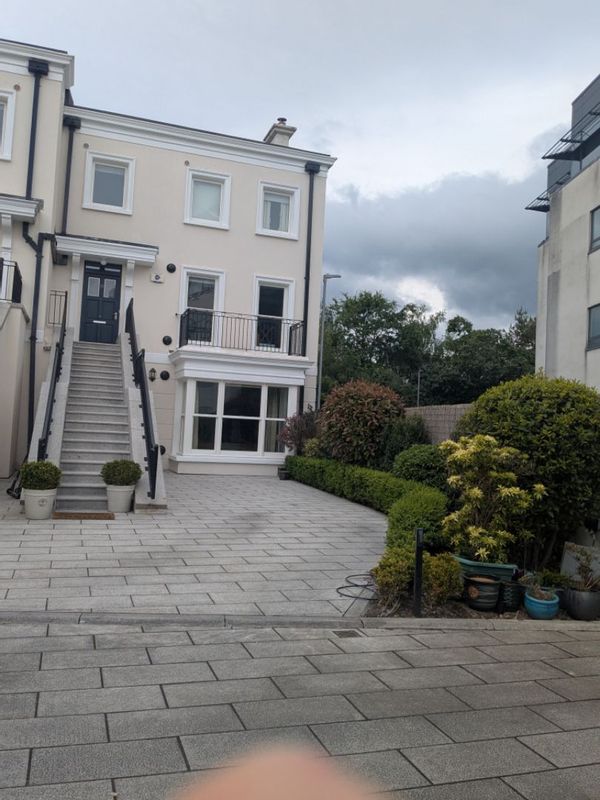 3-4 bedroom house, 10 minutes walk to the beach and 30 mins to Dublin. Looking to swap July or August 2025