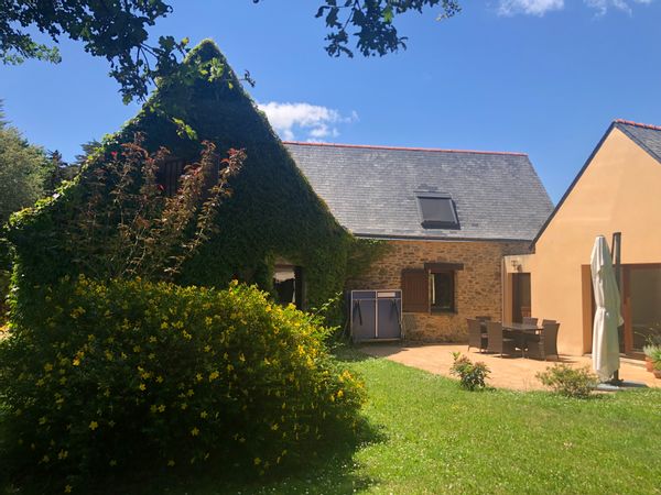 Ideal geographical position to visit the Gulf of Morbihan, South Brittany and the west facade of Loire Atlantique department