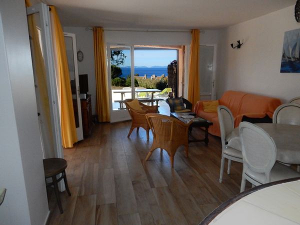 ''Le Sémaphore'' - Vue mer, colline et forêt - 500 mètres de la plage - accès direct au Parc Lardier