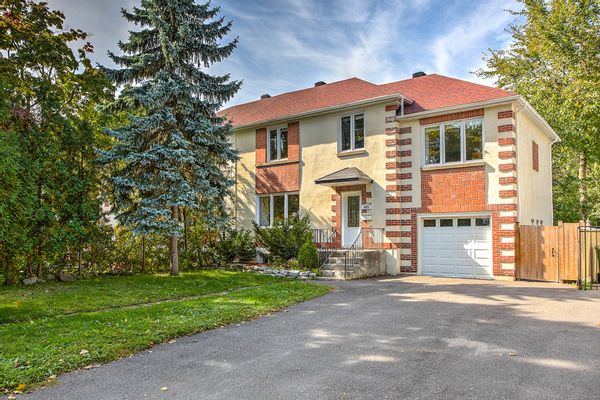 Belle maison familiale dans un quartier résidentiel de Montréal