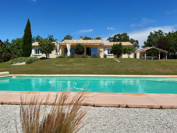 Petit nid douillet entre Quercy et Périgord .....