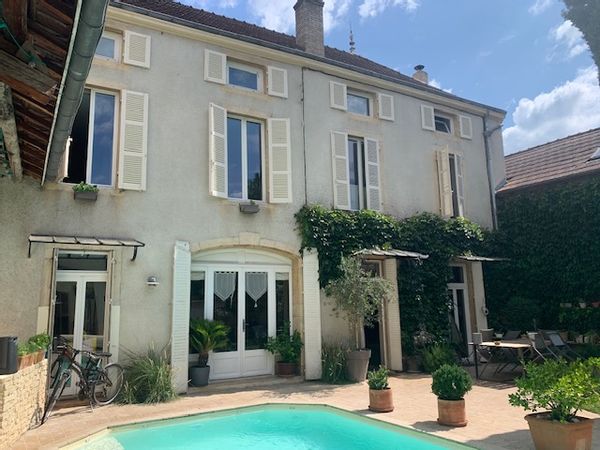 La maison de Solene, au cœur d un village bourguignon 7 nuits minimum
