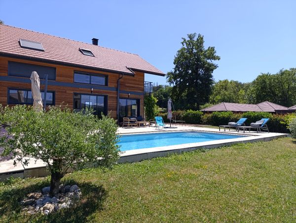 Maison avec piscine jardin à Annecy, proche ski La Clusaz