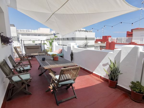 Cozy apartment with a sunny rooftop terrace - available for Las Fallas (March)