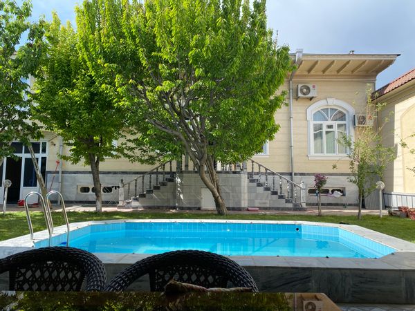 Spacious house with pool and garden in the heart of Tashkent