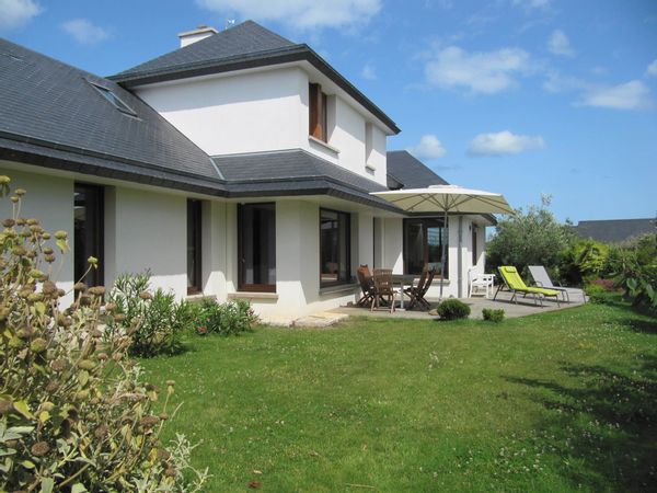 House 3 bedrooms 5 minutes walk to the beach (20kms from DINARD).