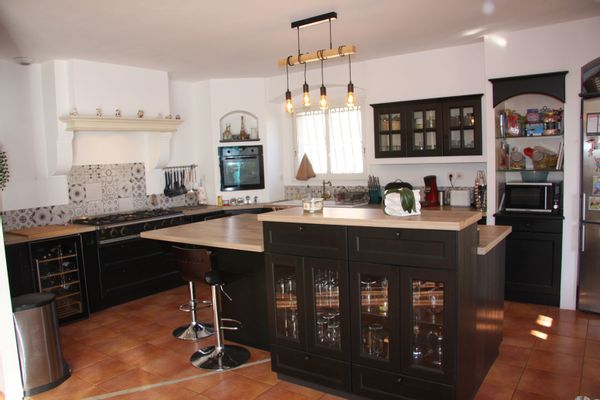 Belle maison provençale entre Avignon et Chateauneuf-du-Pape.