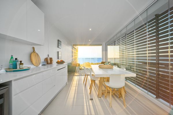 Ocean View 2 Bedroom Beach Apartment - Close to Fremantle (with pool and gym in complex)