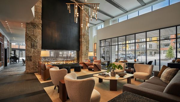 Beautiful King Suite in PENDRY Hotel, Park City, UT - Easy Access to the Slopes!