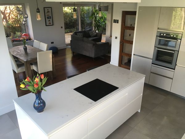 Modern home close to Dublin city/airport