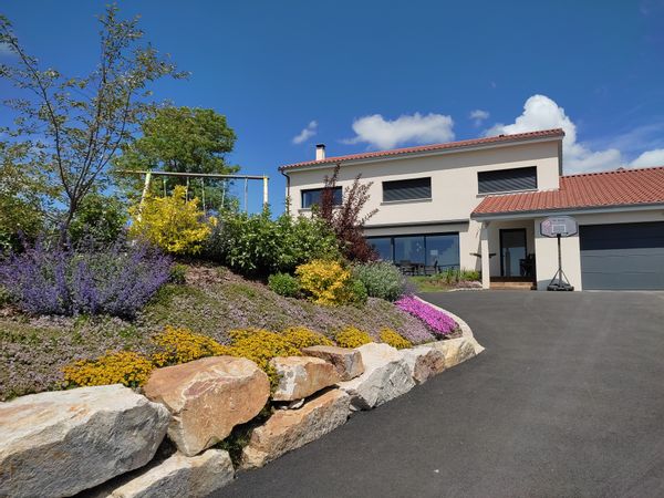 La maison de Violaine et Colas au calme à la campagne - Auvergne proche Loire