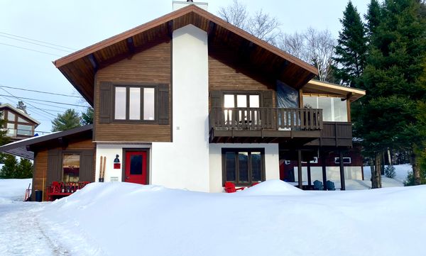 Maison de campagne au coeur d'une région de plein-air