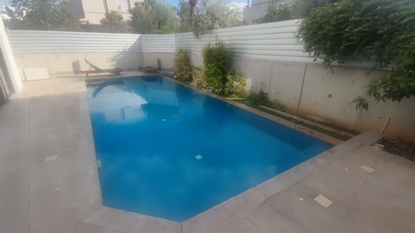 L'appartement avec piscine de Cédric et Katy