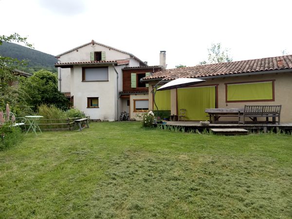 La maison d'Agnès, Davy et leurs enfants