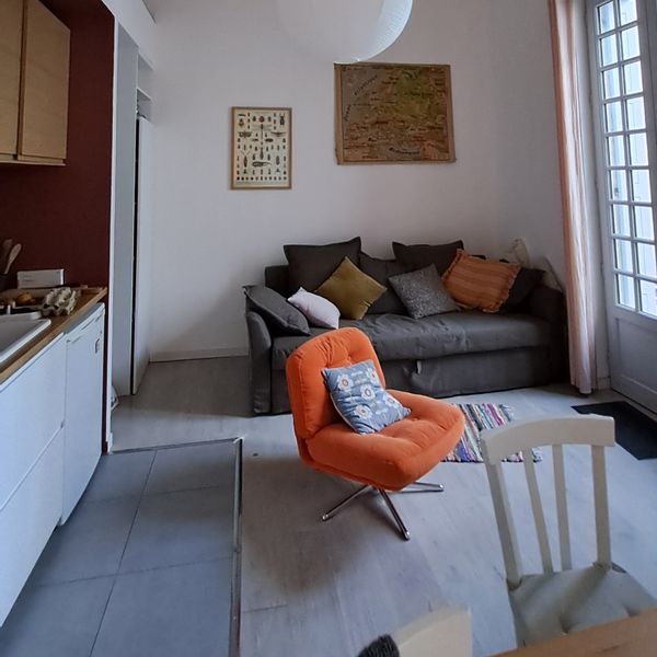 Grand studio avec terrasse