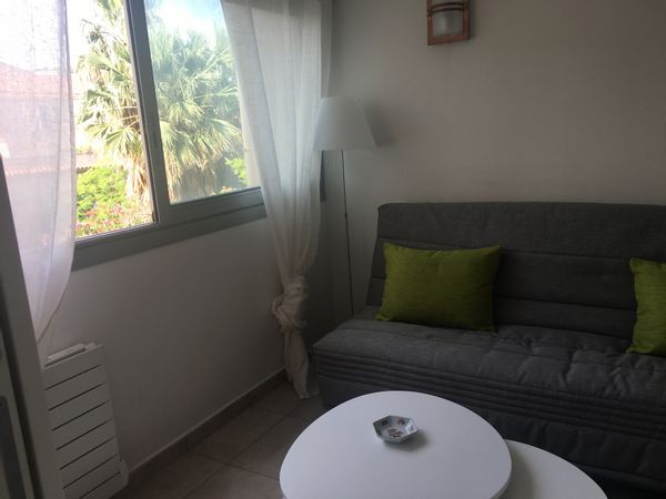 Studio plein Centre  à 2mn à pied de la plus belle plage de Bandol