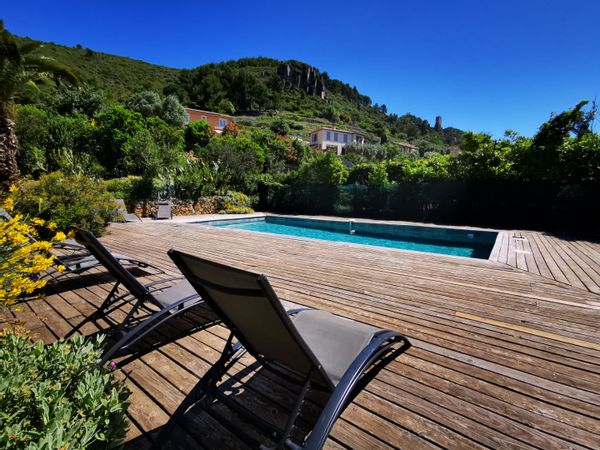 Maison vigneronne La Gabirène avec piscine chauffée