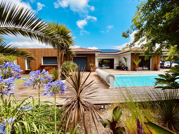 Maison au calme proche de l’Océan, Pays basque et des Pyrénées avec piscine
