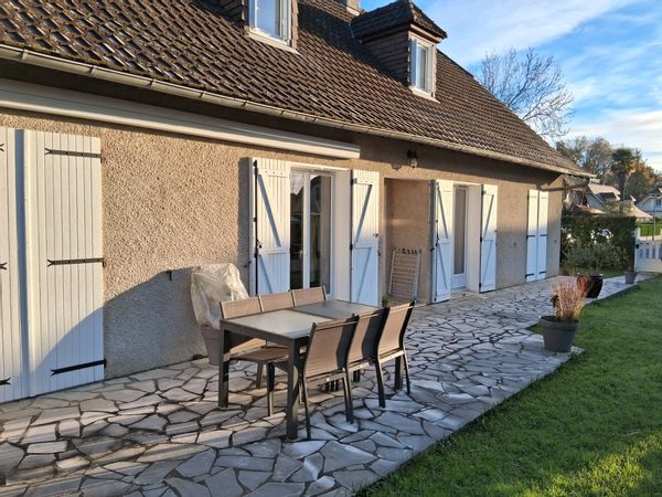 La maison de Maryse et Pascal dans quartier résidentiel au pays d Henry IV