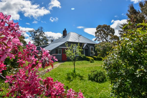 Cosy Country Cottage