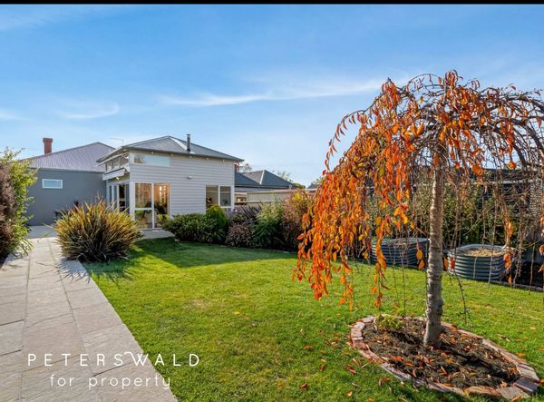 Hobart 3 bedroom home walking distance to city