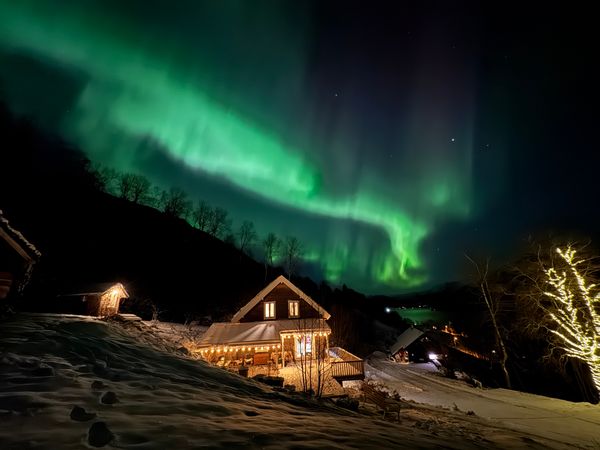 Spacious family home close to fjords and glaciers :-)