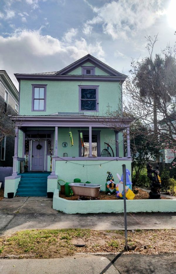 Charming 1910 Victorian home in Starland district