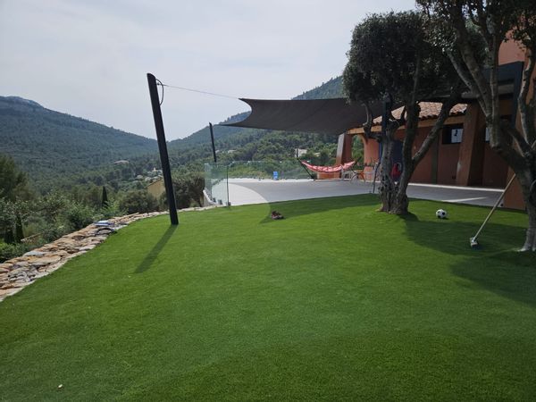 Vacances en famille en Provence, entre piscine et plages