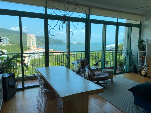Fabulous 2 bedroom apartment in Discovery Bay with amazing views