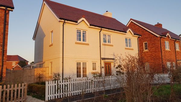 Spacious family house in a beautiful village near Oxford (OX14)