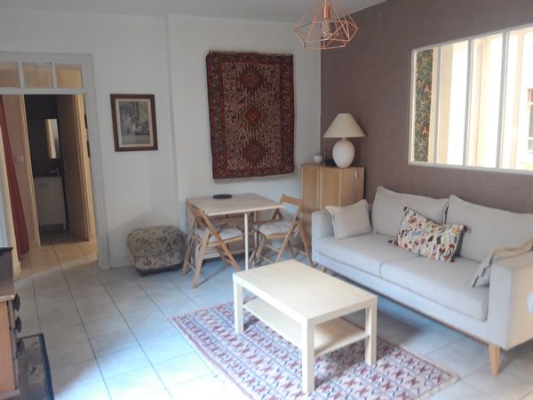 Charming 2-bedroom apartment in the heart of Cahors' historic center