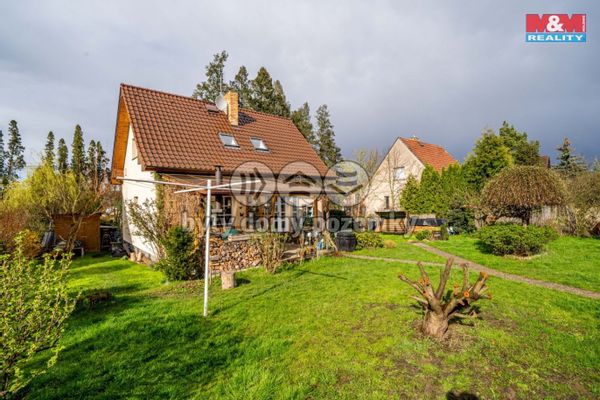 Lovely Family house with garden, just 25 min to the Citycentre of Prague
