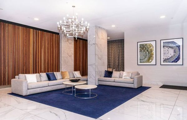 Contemporary Apartment in Prime Location