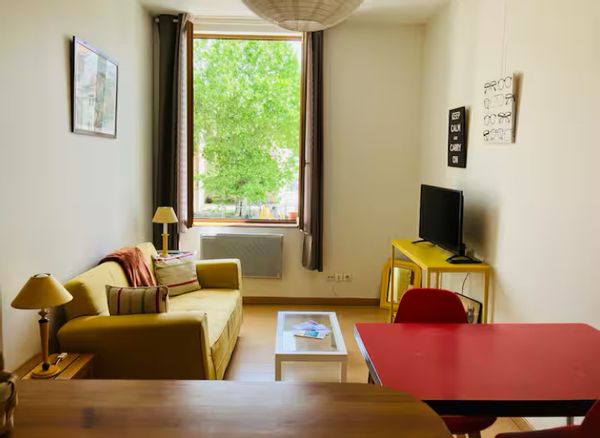 Le Jaune & Joli : T2 très calme en hypercentre piéton à Valence