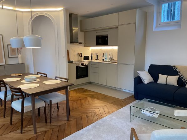 Luxury apartment in the famous Rue du Cherche Midi