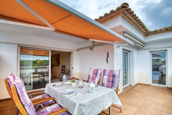 Appartement Attico très calme avec magnifique terrasse près golf,et de la très grande plage de Pals