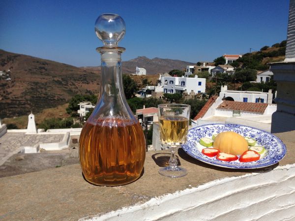 TINOS -Véritable maison de caractère (murs en marbre brut) à TINOS-Μιλάμε ελληνικά- parlons grec
