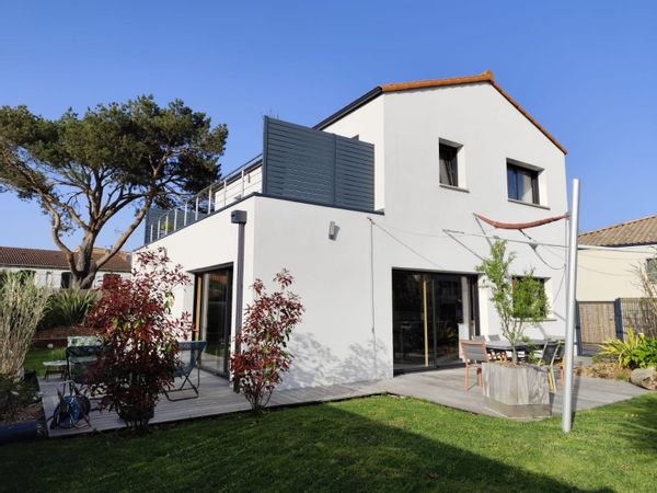 emmanuelle's house