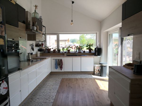 Notre paisible maison au milieu des champs