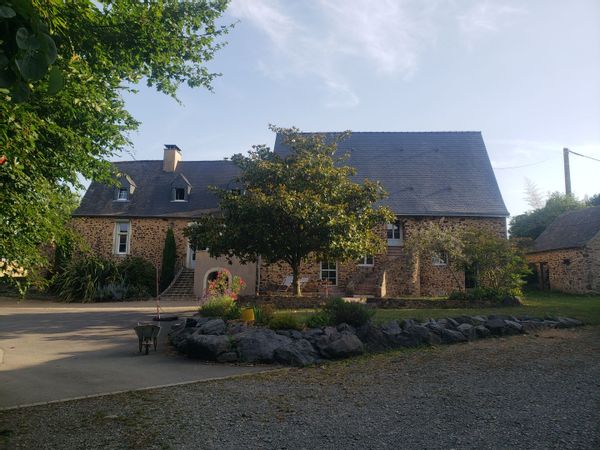 Grande maison de campagne avec piscine