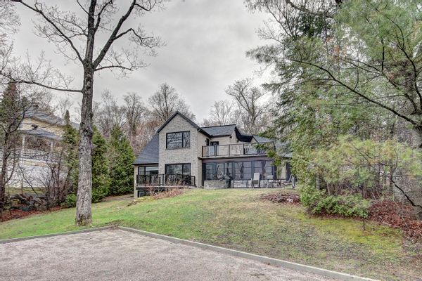 Maison au bord du Lac St-Joseph (Minimum 7 nuits)