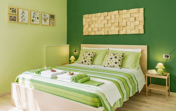 Nature-ispired apartment close to Pompeii Ruins and stations.