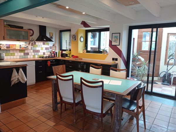 La chambre privée chez Mélodie, Hugo et Ellie