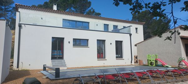 Villa contemporaine sud france avec mazet ou non