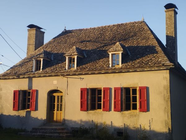 Maison authentique avec pré en Xaintrie blanche _ 7 nuits minimum