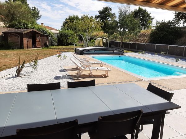 Maison avec piscine à 15 mn de l'océan