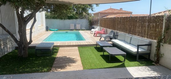 Escapade ensoleillée dans le sud, maison avec piscine privée